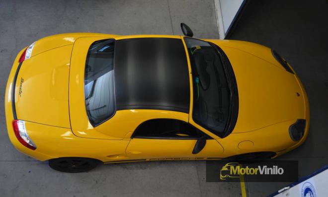 Porsche Boxster forrado integral con vinilo amarillo. ¡Mola!