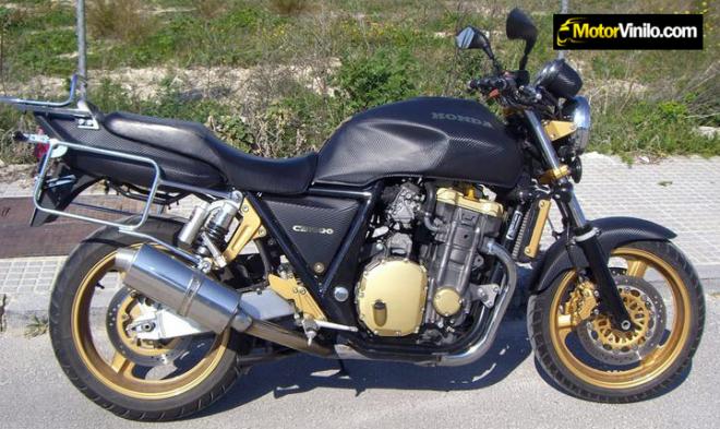 Honda CB1000 Forrada en vinilo Carbono Brillante