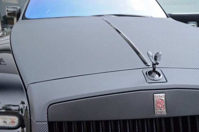 Capó del Rolls-Royce Forrado con Vinilo Carbono DI-NOC