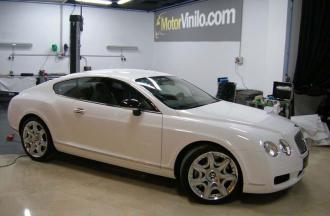 Bentley con Vinilo Blanco Brillante Scotchprint 1080