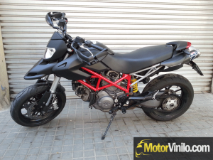 Ducati Hypermotard forrada vinilo negro mate