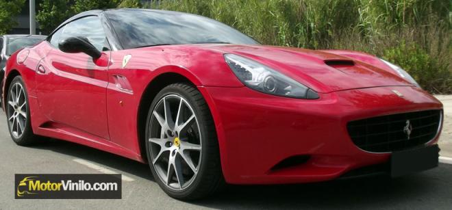 Ferrari California rojo y negro