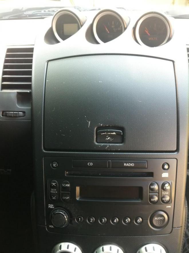 Interior del Nissan 350Z sin Vinilo Carbono