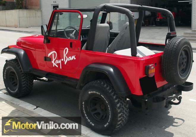 Jeep Wrangler rojo brillante rotulacion Ray Ban