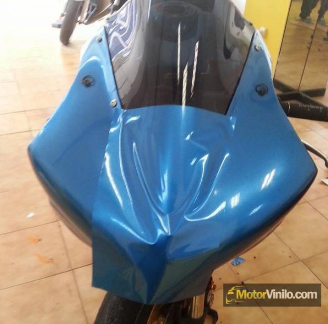 yamaha_r1_cupula_vinilo_azul