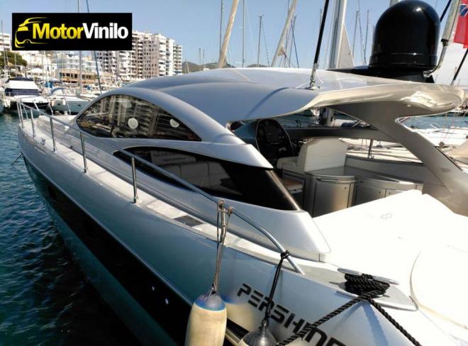 pershing 50 gris aluminio brillante carbono brillante