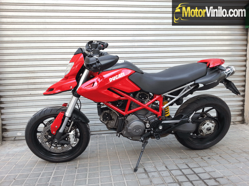 Ducati Hypermotard 796 en rojo