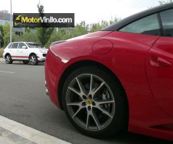 Trasera Ferrari y Cayenne Turbo