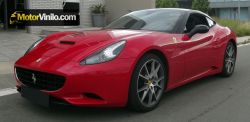 Ferrari California con vinilo negro