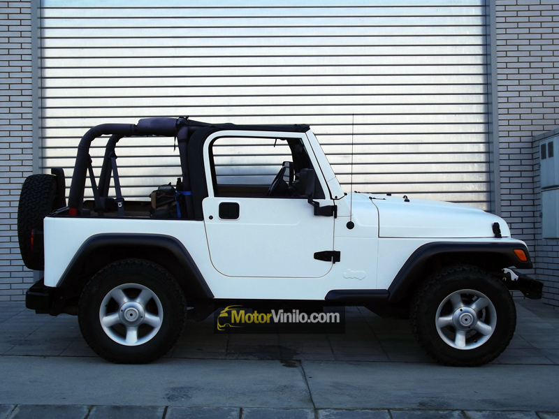 Jeep Wrangler Vinilado en Blanco Mate