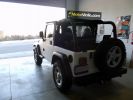 Jeep Wrangler Forrado con Blanco Mate