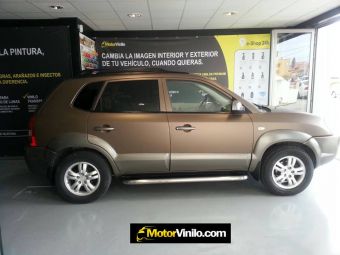 hyundai_tucson_vinilo_marron_mate_metal