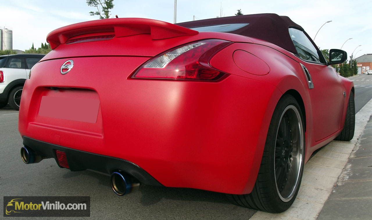 Nissan 370z vinilo rojo mate