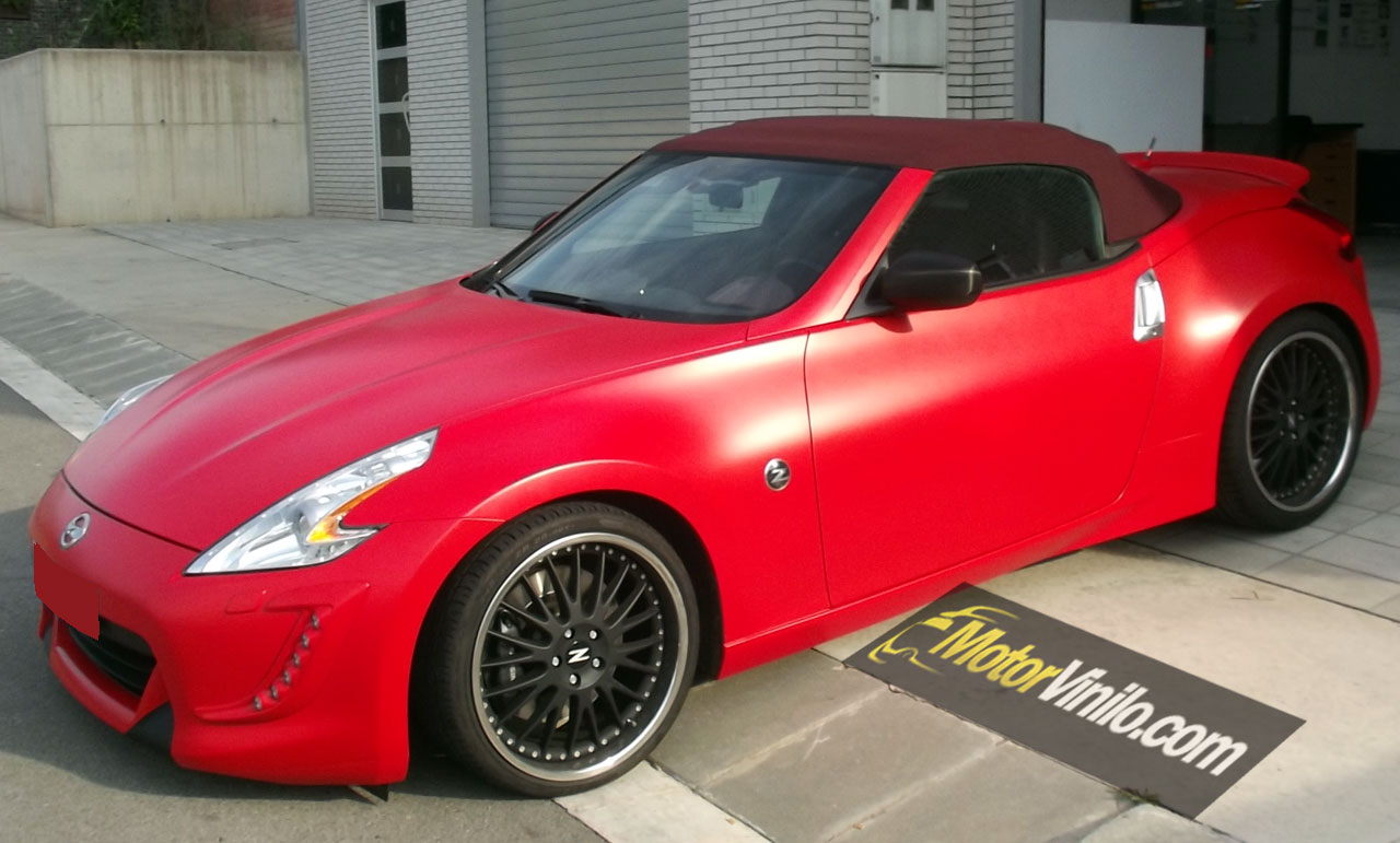 Nissan 370z vinilo rojo mate