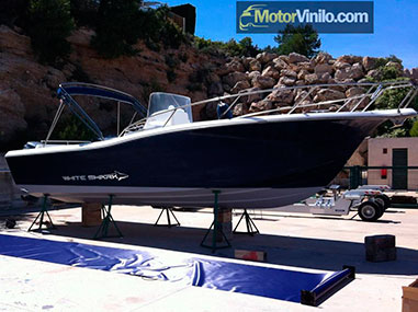 Instalación de vinilo en barco