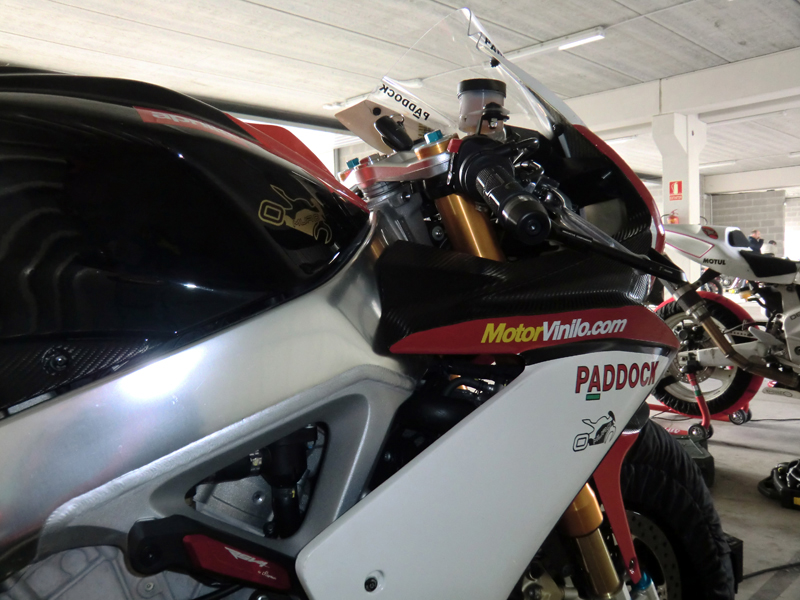 Aprilia Piezas Forradas en Vinilo Carbono 1080-CF12