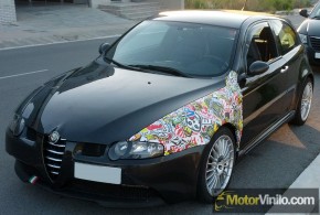 Alfa Romeo, aleta con vinilo Sticker Bomb