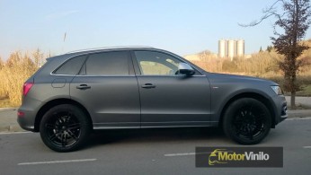 audi_q5_vinilo_gris_mate_llantas_negras