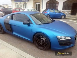 Audi R8 vinilado azul metalizado mate