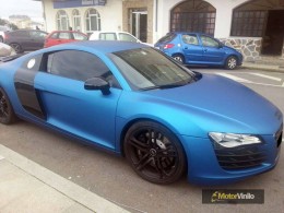 Audi R8 vinilado azul metalizado mate