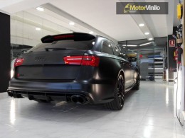 Audi RS6 Negro satinado y carbono brillo