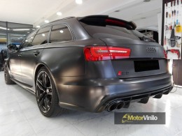 Audi RS6 Negro satinado y carbono brillo