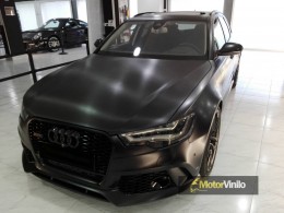 Audi RS6 vinilado Negro satinado y carbono brillo