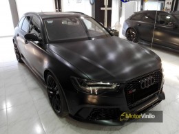 Audi RS6 Negro satinado y carbono brillo
