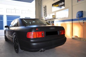 audi s8 negro mate trasera