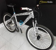 Bici vinilo camuflaje nieve pequeño