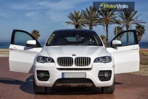 BMW X6 vinilado en blanco