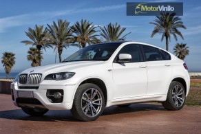 BMW X6 vinilado en blanco satinado