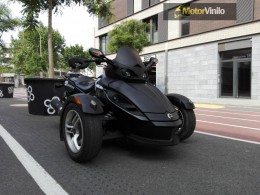 Can-am spyder Carbono brillo