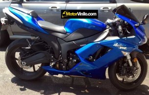 Kawasaki Ninja en Vinilo Azul Metalizado