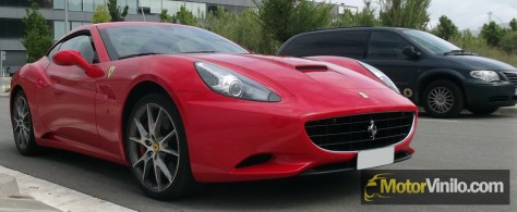 Ferrari California vinilo rojo brillante
