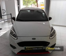 Ford Fiesta ST retrovisores vinilado negro brillo y detalles rojo brillo