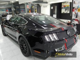 Ford Mustang 5.0 Franjas vinilo carbono e impresiones