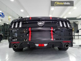 Ford Mustang 5.0 Franjas vinilo carbono e impresiones