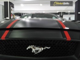 Ford Mustang 5.0 Franjas vinilado carbono e impresiones