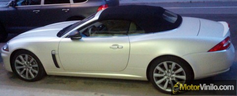 Jaguar Cabrio vinilo blanco perla