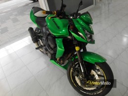 Kawasaki Z750 verde envidia