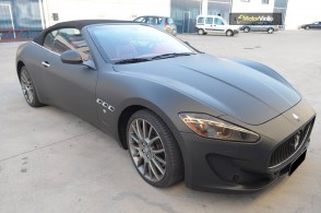 Maserati GranCabrio film negro mate