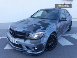 Mercedes C63 AMG vinilo camuflaje