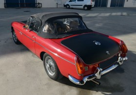 mg clasico cabrio vinilo rojo brillo negro mate