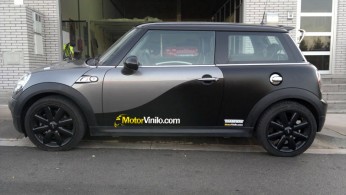 Mini Cooper Lado Forrado en Vinilo satinado