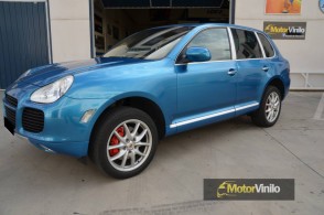 Porsche Cayenne vinilo azul